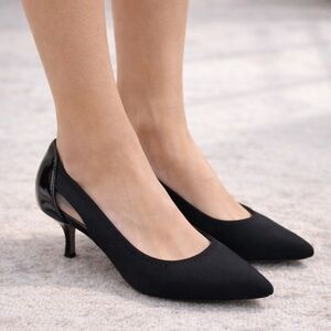 Donald J. Pliner Sleek Black Pointed Kitten Heels Sz 6